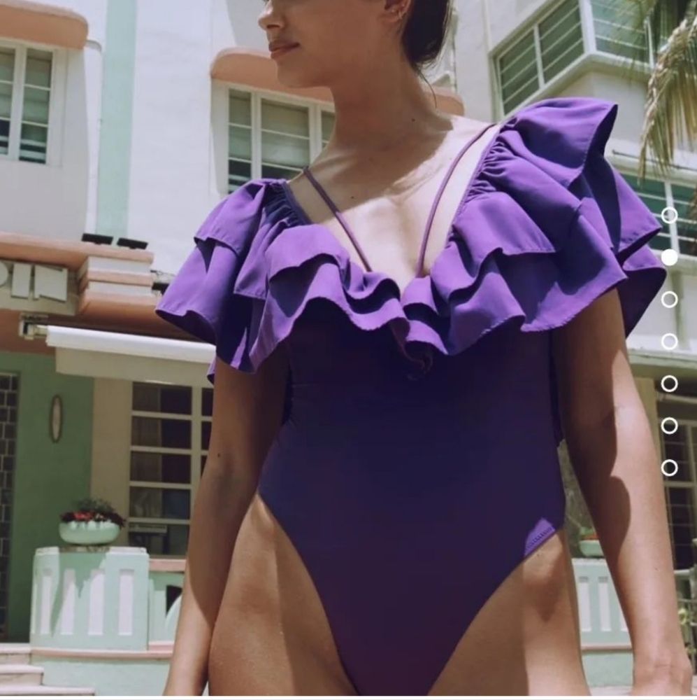 Zara LARGE RUFFLE SWIMSUIT - Picture 13 of 15